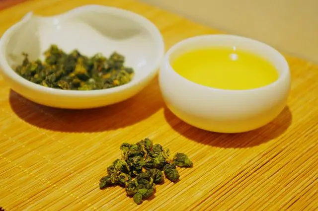 How much caffeine is in oolong tea extract?